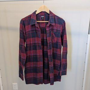 Patgonia Button Up Flannel - Small